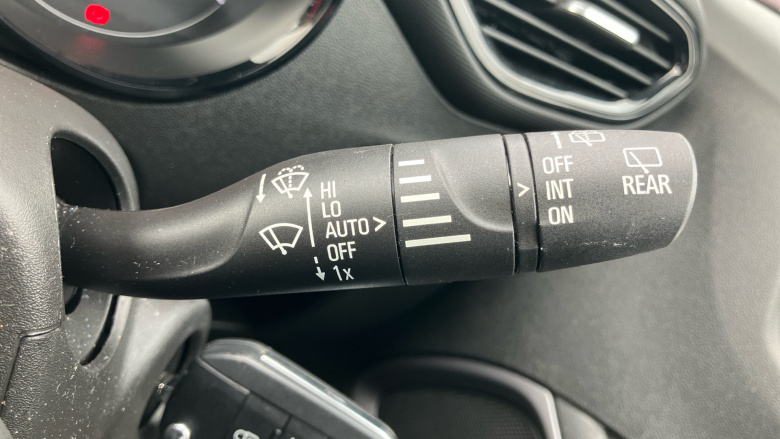 Vauxhall Crossland 1.2 SE 5dr Petrol Hatchback